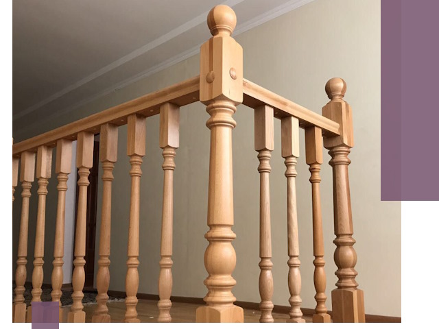 Деревянные перила на заказ в Приморско-Ахтарске: монтаж и изготовление