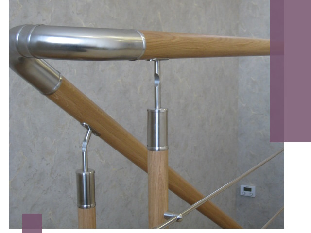 Комбинированные перила на заказ в Приморско-Ахтарске — монтаж и производство