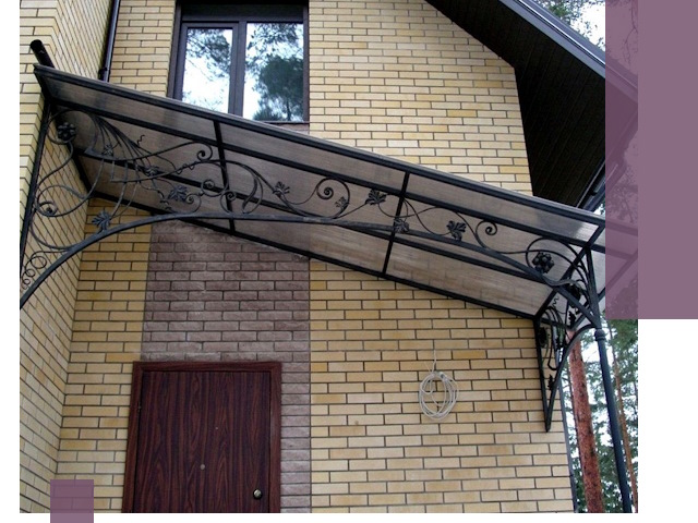 Односкатные козырьки из металла под ключ в Приморско-Ахтарске