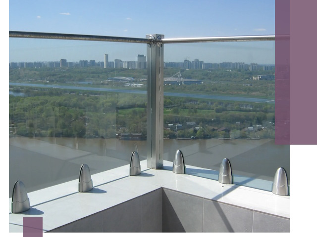 Стеклянные парапеты премиум класса в Приморско-Ахтарске для домов и бизнесов