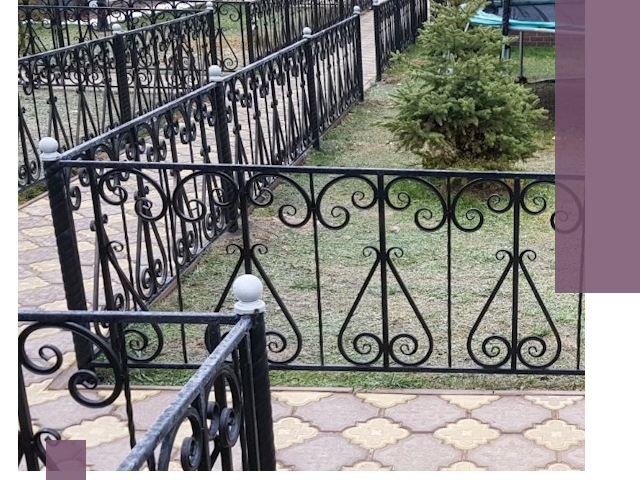Кованые газонные ограждения под ключ в Приморско-Ахтарске