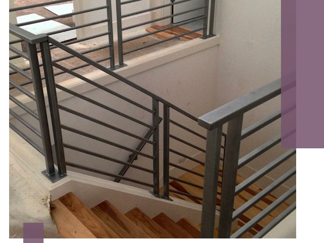 Изготовление поручней из металла и дерева в Приморско-Ахтарске